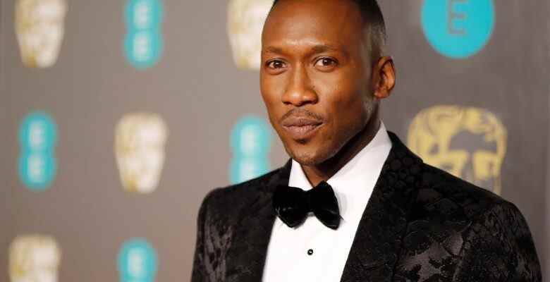 US actor Mahershala Ali poses on the red carpet upon arrival at the BAFTA British Academy Film Awards at the Royal Albert Hall in London on February 10, 2019. (Photo by Tolga AKMEN / AFP)        (Photo credit should read TOLGA AKMEN/AFP via Getty Images)
