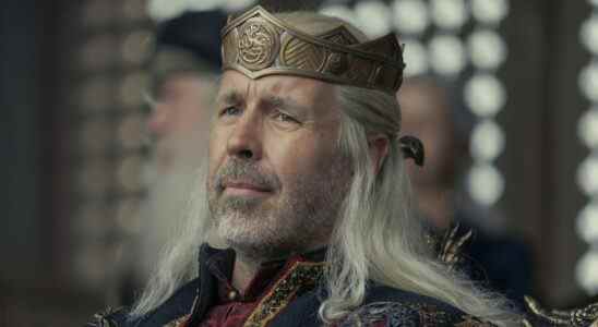 Chaque fois que je pensais que le roi Viserys était sur le point de mourir dans la maison du dragon