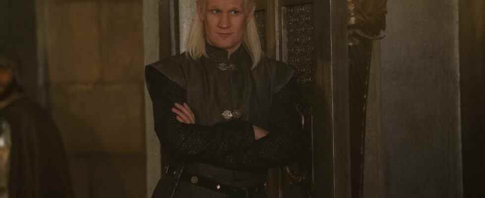 Matt Smith as Daemon Targaryen in House of the Dragon leaning against a wall.