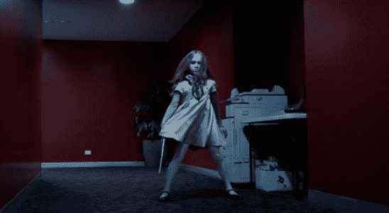 La bande-annonce de M3GAN montre une fille robot dansante qui assassine des gens