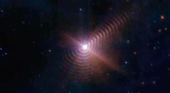 Le télescope spatial James Webb de la NASA capture les empreintes digitales d'une valse stellaire