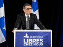Eric Duhaime est le chef des conservateurs du Québec.  Son parti a reçu presque le même nombre de voix que les libéraux.  Alors qu'ils ont remporté 21 sièges à l'Assemblée législative du Québec, les conservateurs n'en ont remporté aucun.