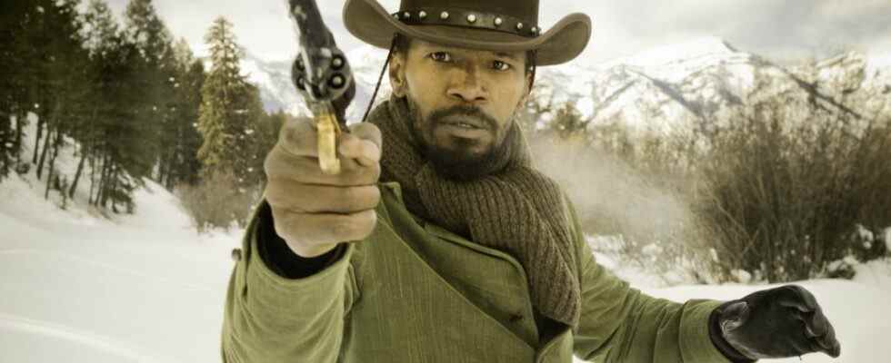 Jamie Foxx holding pistol in Django Unchained