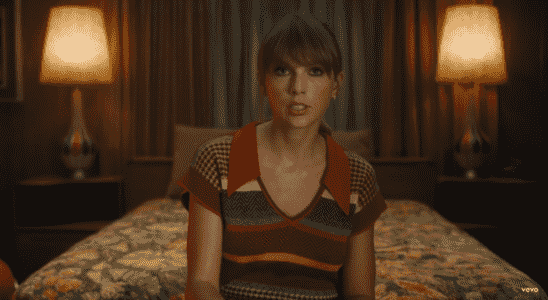 Taylor Swift rejoint YouTube Shorts et lance le #TSAntiHeroChallenge, invitant les fans à partager leurs réactions au premier clip vidéo "Midnights" Les plus populaires doivent être lus Inscrivez-vous aux newsletters Variety Plus de nos marques