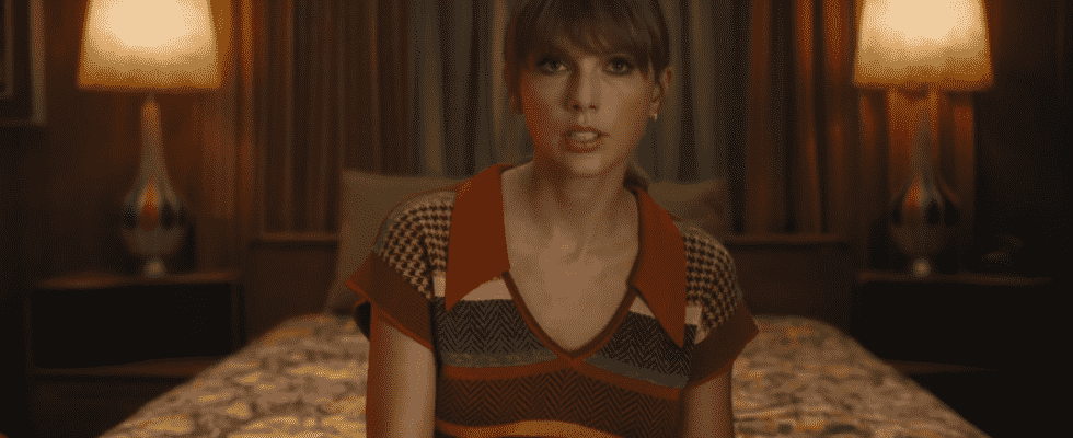 Taylor Swift rejoint YouTube Shorts et lance le #TSAntiHeroChallenge, invitant les fans à partager leurs réactions au premier clip vidéo "Midnights" Les plus populaires doivent être lus Inscrivez-vous aux newsletters Variety Plus de nos marques