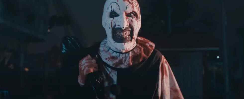 Terrifier 2 a des fans qui vomissent dans les salles de cinéma, le producteur émet un avertissement pour le film d'horreur