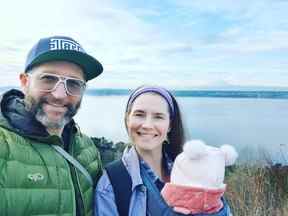 Amanda Knox, son mari Christopher et leur petite fille.  (Instagram/Amanda Knox)