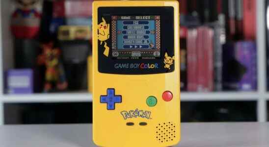 Aléatoire: le tapis Game Boy jaune Pokémon sur mesure a l'air confortable comme diable