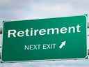 Ceux qui espèrent réclamer leur liberté de travail le plus tôt possible devraient se concentrer sur l'élimination de la dette avant de prendre leur retraite.