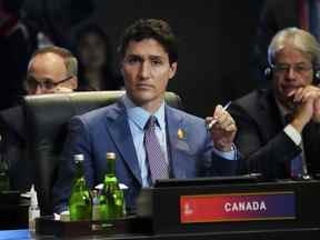 Le Premier ministre canadien Justin Trudeau prend part à la première séance de travail du sommet des dirigeants du G20 à Nusa Dua, Bali, Indonésie, le mardi 15 novembre 2022.