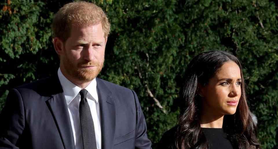 Harry et Meghan voient les hommages rendus à la reine Elizabeth par le public, château de Windsor, 10 septembre 2022. (Getty Images)
