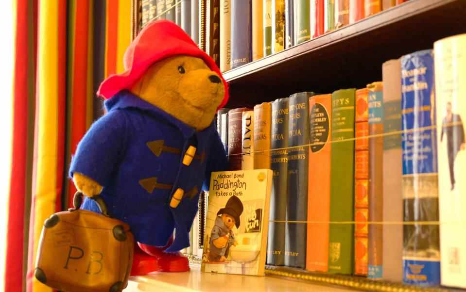 Paddington Bear se livrant à «une lecture légère» à Clarence House – PA