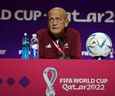 Président de la Commission des arbitres de la FIFA, Pierluigi Collina s'entretient avec les médias lors de la Journée des médias des arbitres avant le début officiel de la Coupe du Monde de la FIFA, Qatar 2022 au Qatar Sports Club le 18 novembre 2022 à Doha, au Qatar.