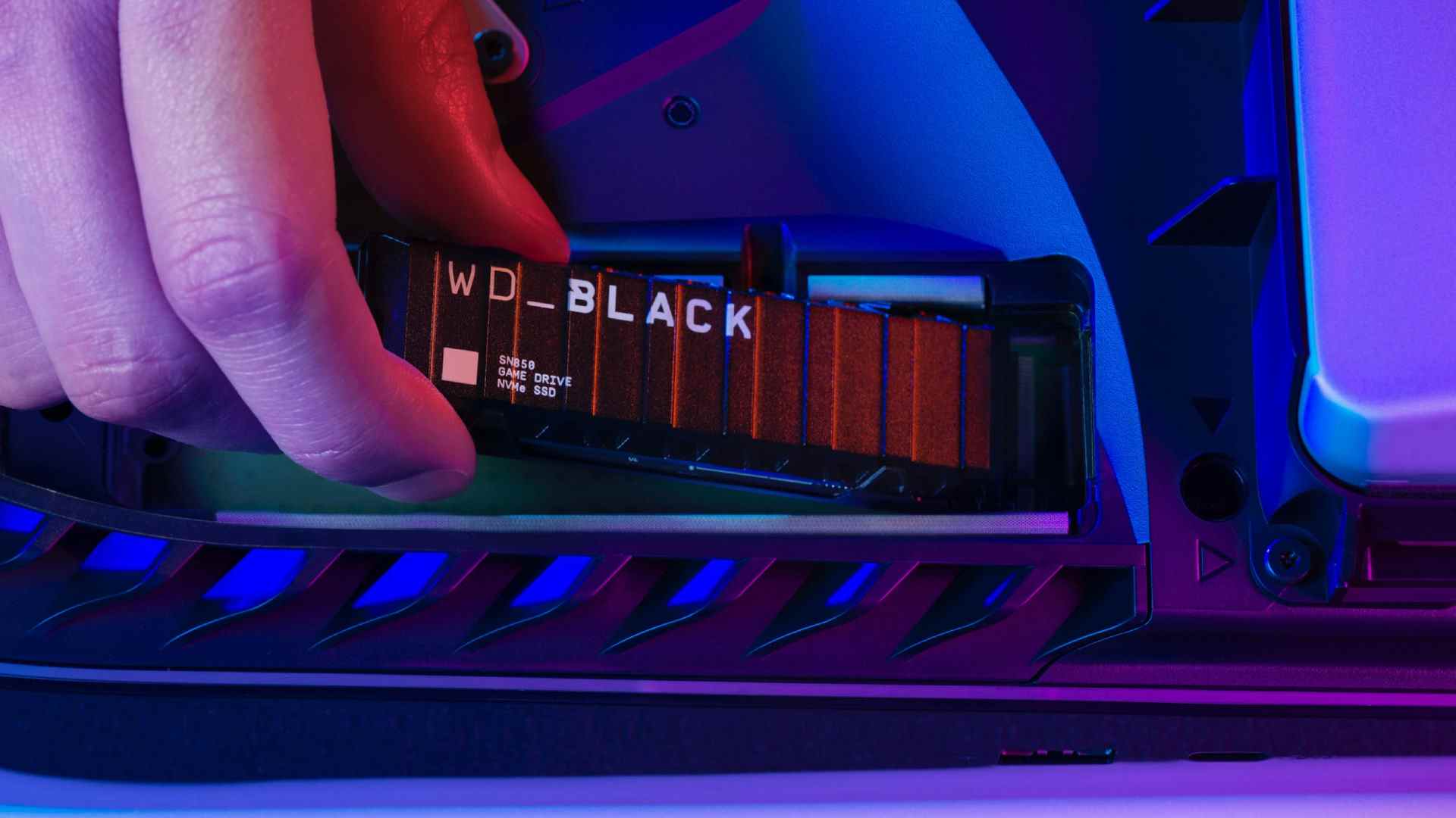 Quelqu'un installe un SSD WD Black SN850 PS5