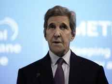 L'envoyé américain Kerry positif pour COVID alors que les pourparlers sur le climat de l'ONU traînent