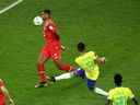 Casemiro du Brésil marque son premier but contre la Suisse.