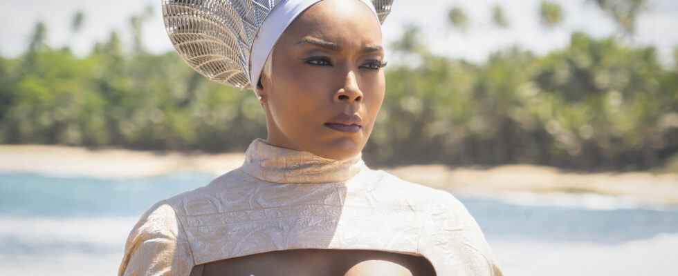 Angela Bassett a canalisé ses propres sentiments à travers la reine Ramonda pour Black Panther: Wakanda Forever