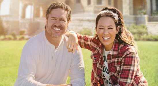 Chip and Joanna Gains promo for Fixer Upper: The Castle.