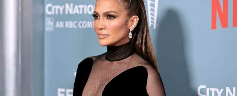 Jennifer Lopez revient sur les réseaux sociaux pour annoncer le nouvel album "This Is Me... Now"