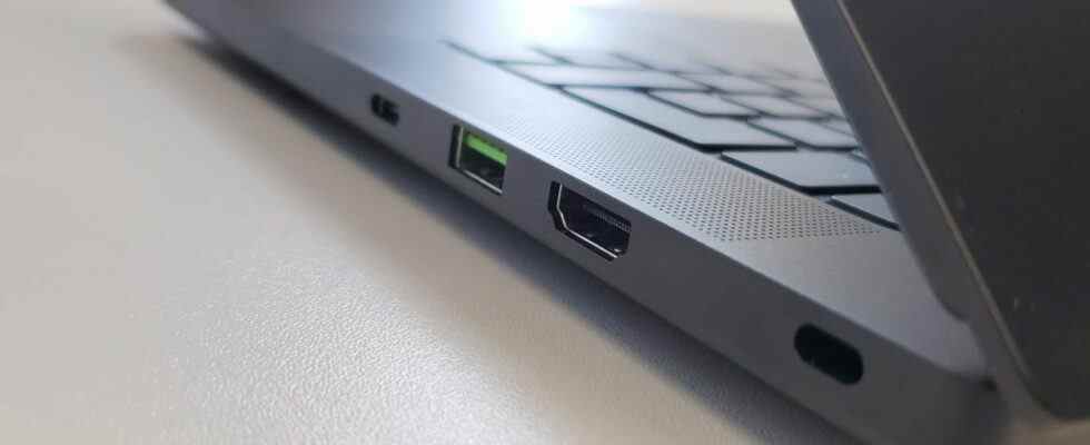 La mise à jour du micrologiciel met à niveau l'ordinateur portable Razer vers USB4, quadruple la vitesse à 40 Gbps