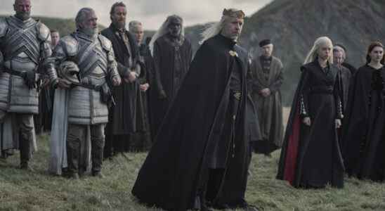 King Viserys I (Paddy Considine), Otto Hightower (Rhys Ifans), Princess Rhaenys Targaryen (Eve Best), Lord Corlys Velaryon (Steve Toussaint), Princess Rhaenrya Targaryen (Milly Alcock), and Lady Alicent Hightower (Emily Carey) gather for a funeral