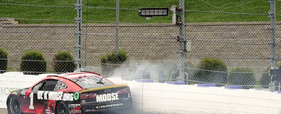 Le pilote de NASCAR réussit un `` tour de mur '' époustouflant qu'il a appris sur GameCube