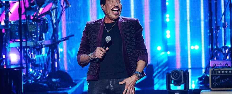 Lionel Richie s'apprête à recevoir le prix Icon aux American Music Awards 2022