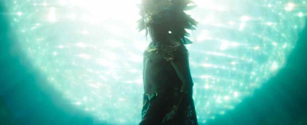 Ruth Carter, costumière de "Wakanda Forever", sur les nouveaux décors d'eau du film : "J'ai dû peser les costumes pour qu'ils ne flottent pas"