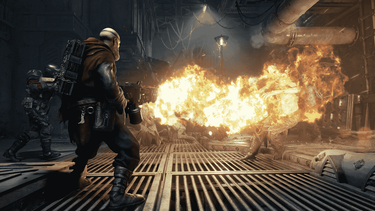A Zealot: Preacher tire un lance-flammes sur une foule de citoyens corrompus par le chaos de Tertium Hive dans Warhammer 40K: Darktide