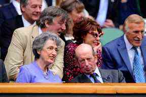 Le prince Edward, duc de Kent et Lady Susan Hussey assistent au deuxième tour du simple dames de Wimbledon entre Eugénie Bouchard du Canada et Ana Ivanovic de Serbie au All England Lawn Tennis and Croquet Club le 26 juin 2013 à Londres.