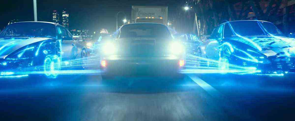 Mirage en mode voiture se divise en trois voitures virtuelles différentes dans Transformers: Rise of the Beasts