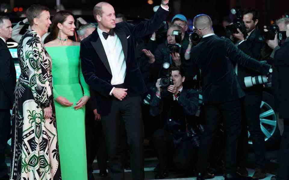 Hannah Jones, PDG du prix Earthshot (à gauche) a accueilli le prince et la princesse de Galles – PA