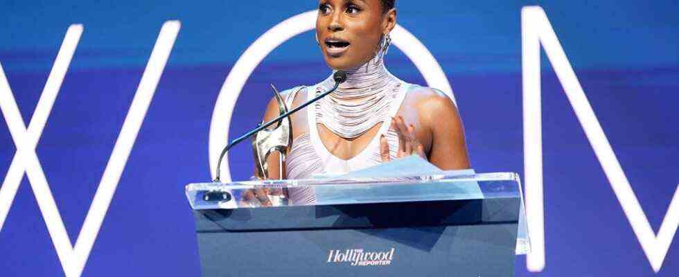 Issa Rae raconte comment la peur personnelle a inspiré son travail en amplifiant les voix sous-représentées au gala Women in Entertainment du Hollywood Reporter