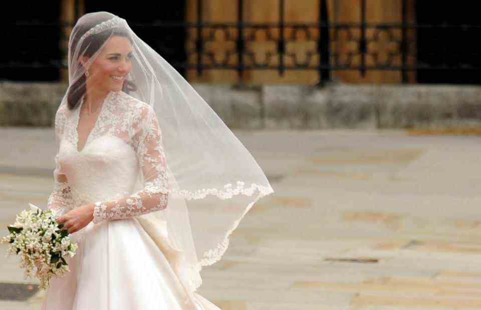 Kate portant le diadème Cartier le jour de son mariage.  (Getty Images)