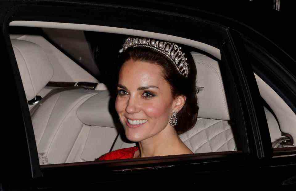 La princesse de Galles portant le diadème Cambridge Lover's Knot