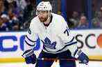 Le défenseur des Maple Leafs de Toronto TJ Brodie n'a pas joué depuis le 11 novembre en raison d'une blessure oblique.