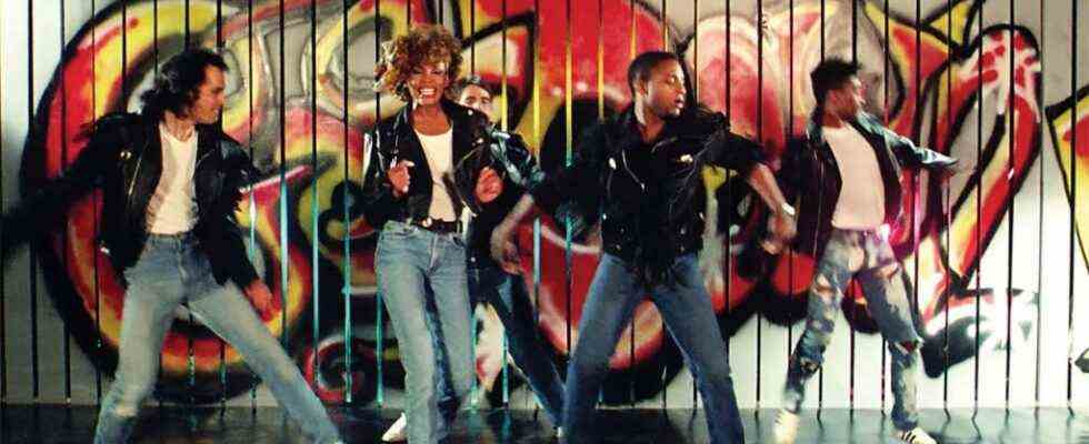 Hollywood Flashback: Whitney Houston a eu un succès avec "I Wanna Dance With Somebody" il y a 35 ans
