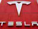 Tesla Motors Canada ULC a demandé au Conseil de la radiodiffusion et des télécommunications canadiennes une licence « pour gérer, exploiter ou revendre » des services de télécommunications internationales.
