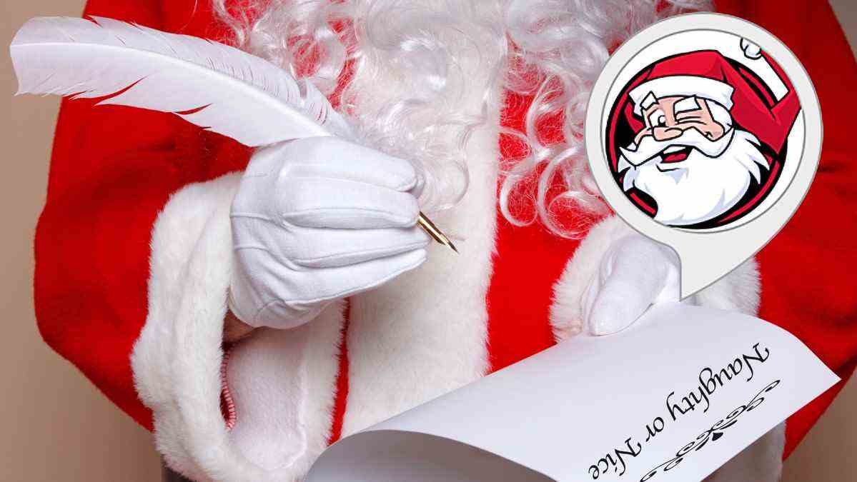Père Noël écrivant la liste coquine ou gentille