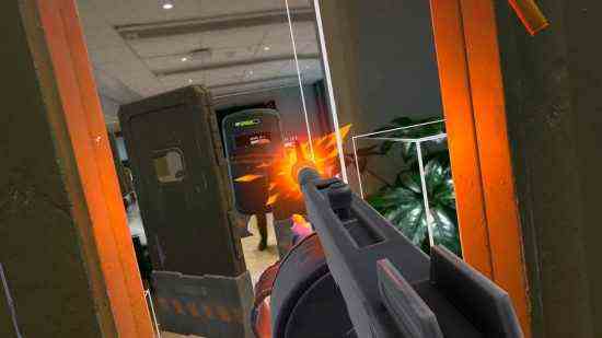 Spacial Ops sur Meta Quest Pro, fusillade contre un bouclier