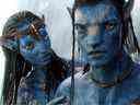 Dans cette image publicitaire du film publiée par la 20th Century Fox, le personnage Neytiri, joué par Zoe Saldana, à gauche, et le personnage Jake, joué par Sam Worthington sont montrés dans une scène de, 
