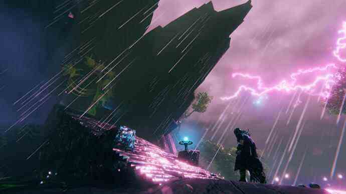 Mise à jour de Valheim Mistlands - un joueur se fraye un chemin le long d'un pont de pierre étroit vers des rochers déchiquetés au milieu de la pluie et de la foudre violette