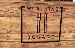 Worthing Square est une salle de restauration en plein air proposant des cantines de rue et des food trucks uniques.  Rita DeMontis/Toronto Sun