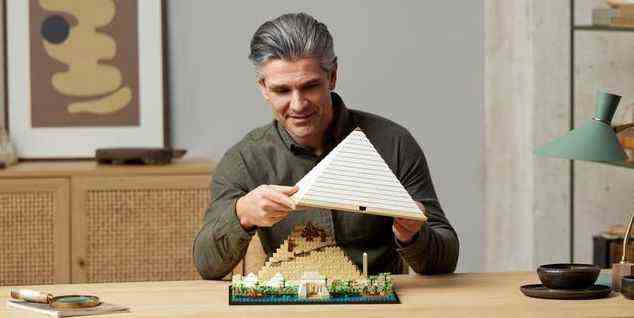 L'incroyable réplique de la grande pyramide de Gizeh de LEGO est en vente maintenant