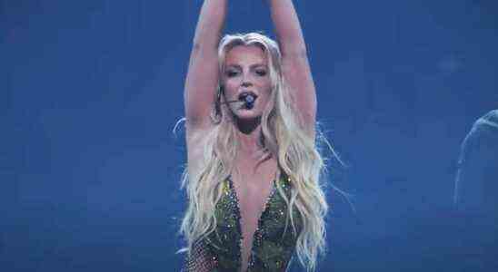 Britney Spears a posté une photo sous la douche, s'est plainte d'Instagram et a invité sa mère à prendre un café dans le même post
