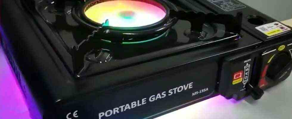 Ce PC de jeu portable pour cuisinière à gaz est livré avec un éclairage RVB.