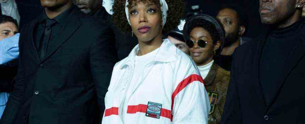 Comment "Je veux danser avec quelqu'un" a recréé la performance du Super Bowl de Whitney Houston Les plus populaires doivent être lus