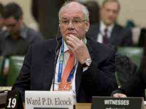Ward Elcock attend de comparaître devant le Comité de la sécurité publique des Communes sur la Colline du Parlement à Ottawa, le 25 octobre 2010.