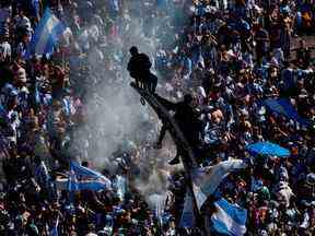 Les fans célèbrent à Buenos Aires, en Argentine, le 18 décembre 2022.