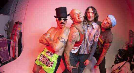 Les Red Hot Chili Peppers dévoilent leur tournée 2023 avec les Strokes, St. Vincent, les Roots, Iggy Pop et bien d'autres.